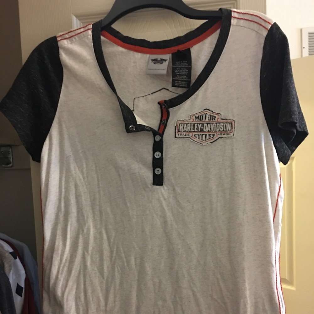 Harley Davidson’s T-shirt size Large